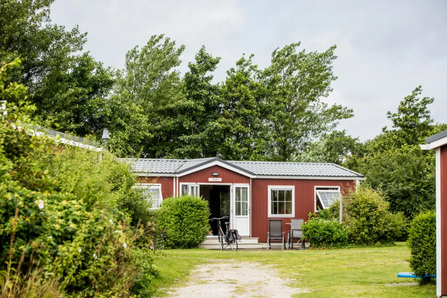 Opgang terras met 4 persoons meubilair Duinbungalow Tjermelan Terschelling Recreatie