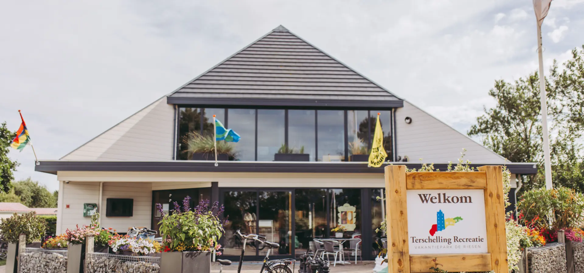 Close up receptiegebouw Juli 2023 147