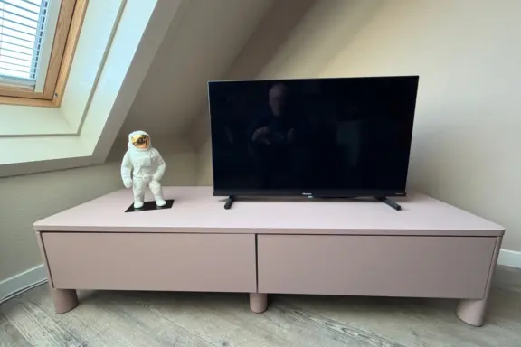 Smart TV astronaut studio etage