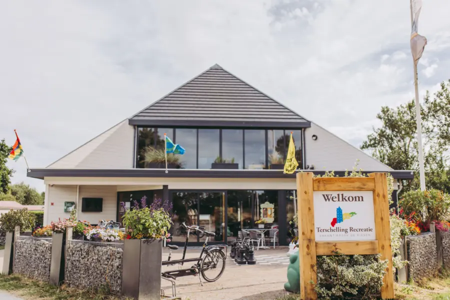 Close up receptiegebouw Juli 2023 147